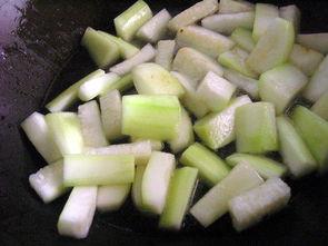 西葫瓜不能炒着吃吗视频,西葫芦不能炒着吃的真相与烹饪新法